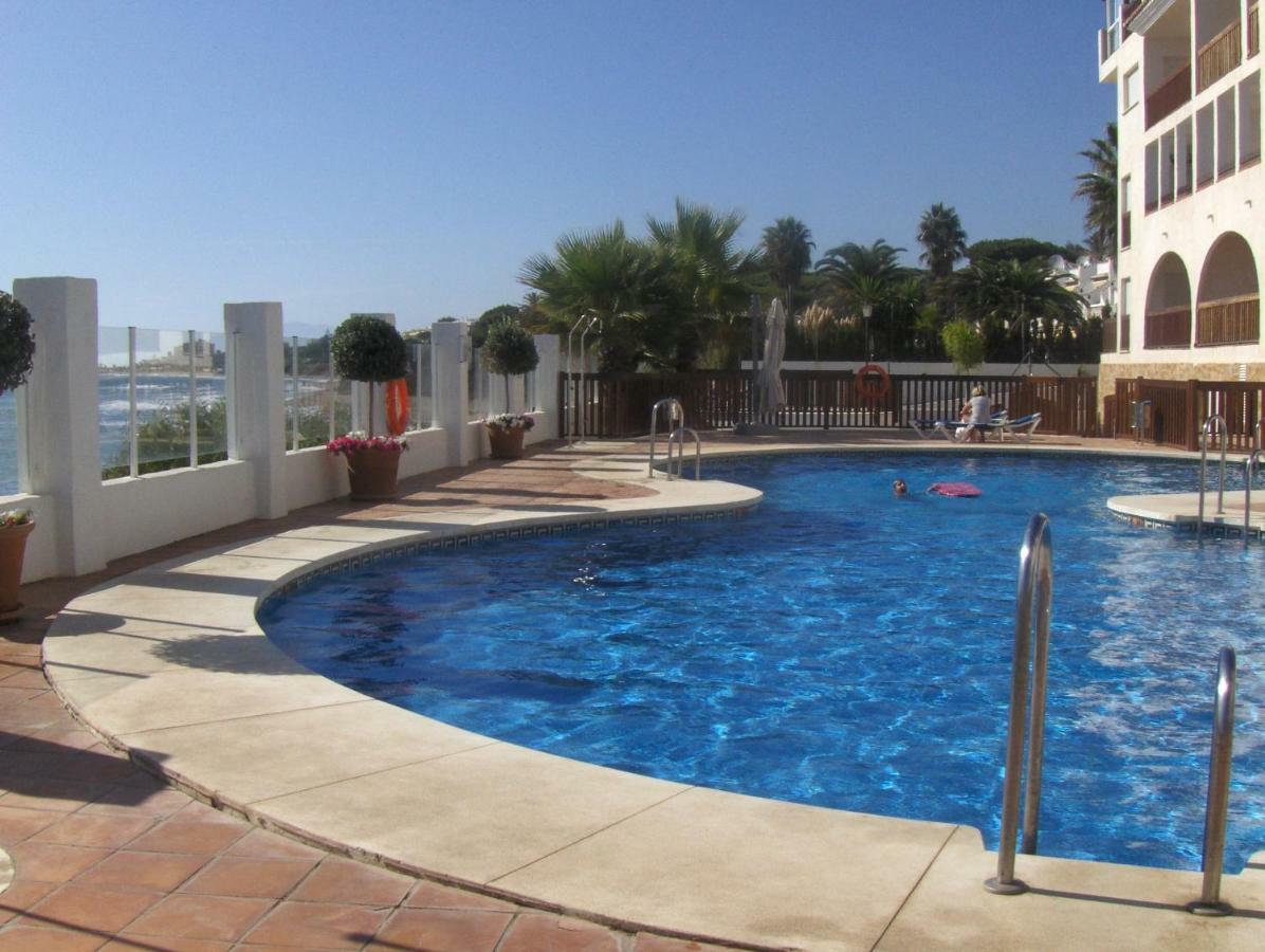 Beachfront Penthouse Apartment With Large Terrace And Breathtaking Sea Views Close To Marbella Spain Sitio de Calahonda Exteriér fotografie